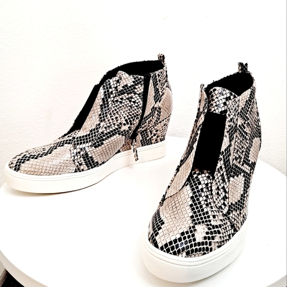 MIA wedge hidden heel sneakers ankle booties - Picture 5 of 17